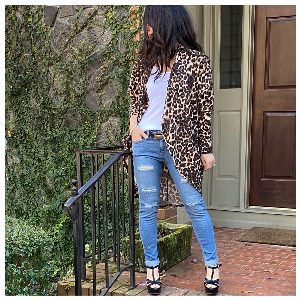 ✨ONE HOUR SALE✨Open draped Leopard open Cardigan - Picture 2 of 8